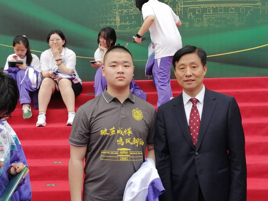 满俊廷个人生活照1