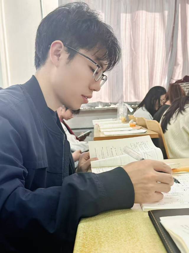 艾建涛个人生活照1