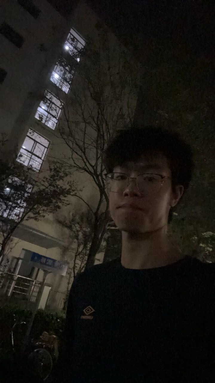 焦毅个人生活照1