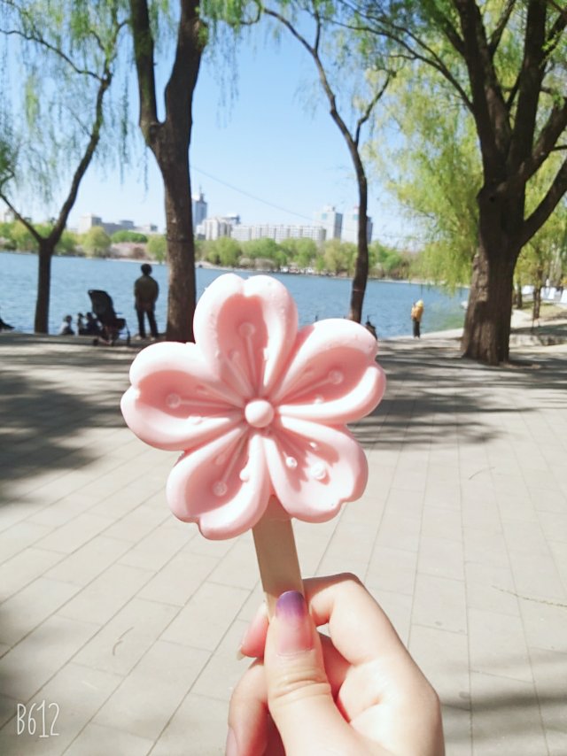 冷丛杉个人生活照1