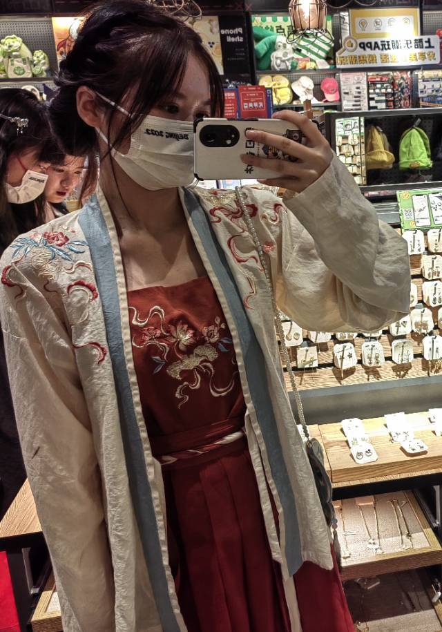 冯诺个人生活照1