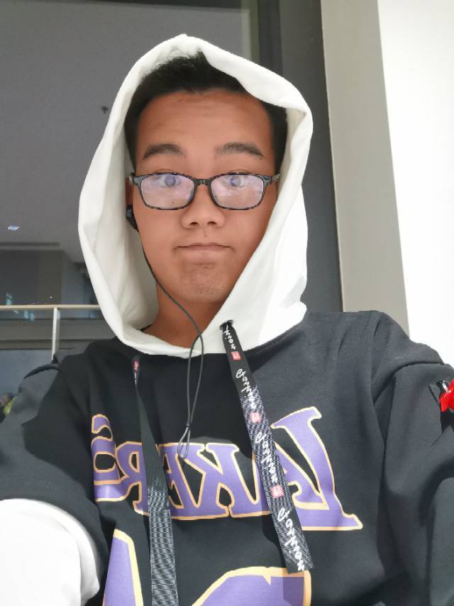 赵航个人生活照1