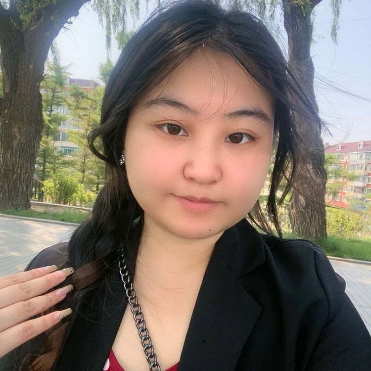 管艳月个人生活照1