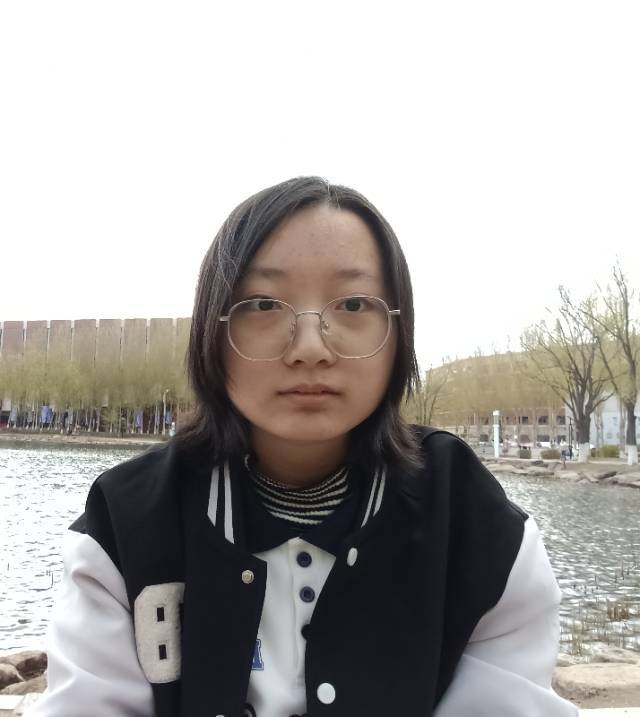 曹纯纯个人生活照1