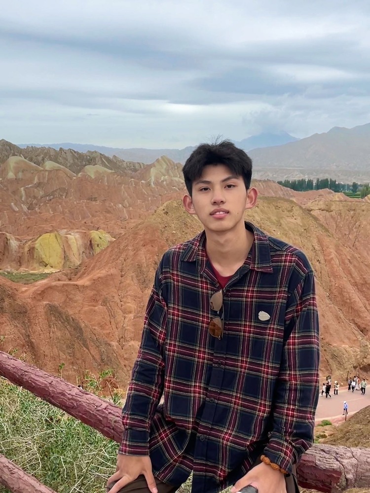杨开褀个人生活照1