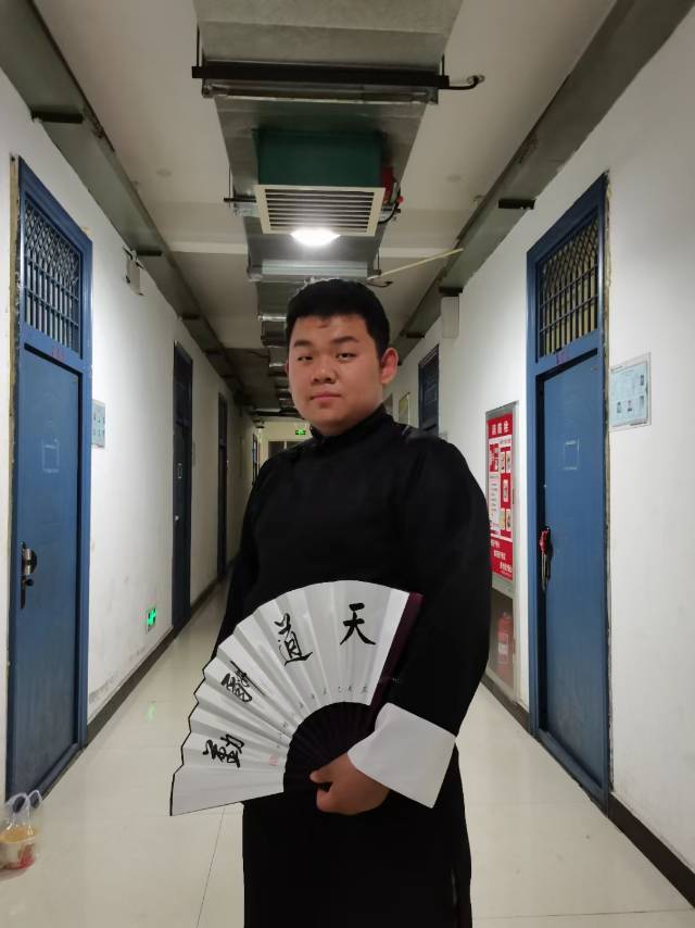 韩昌龙个人生活照2