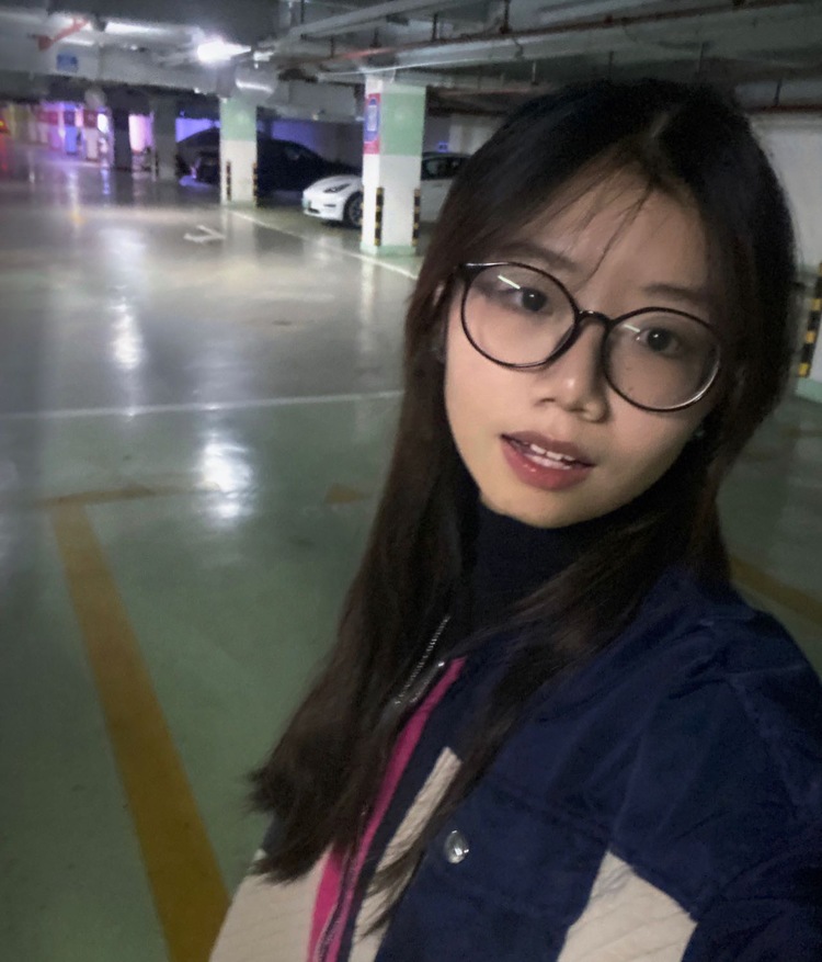 李佳峪个人生活照1