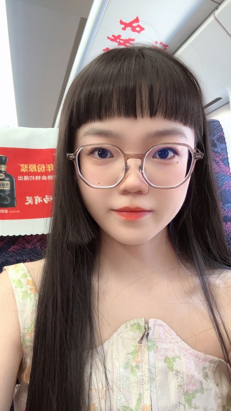 刘婉婷个人生活照1