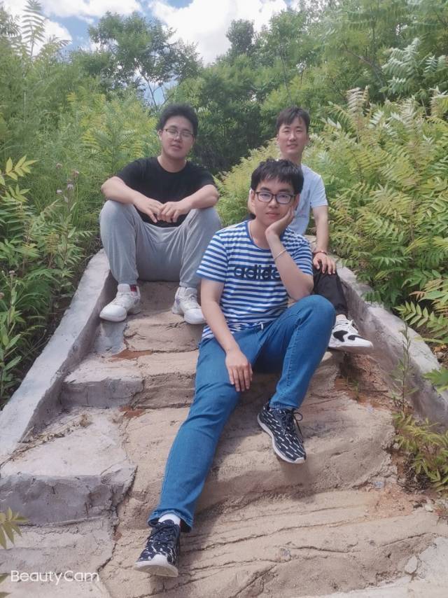 李扬阳个人生活照1