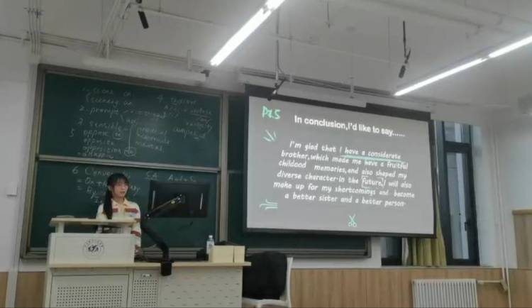 樊黎婷个人生活照1
