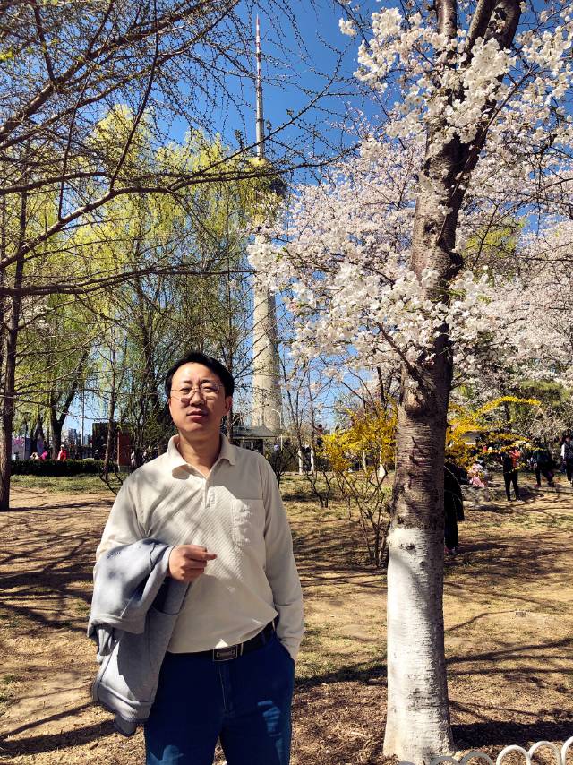 康先生个人生活照1