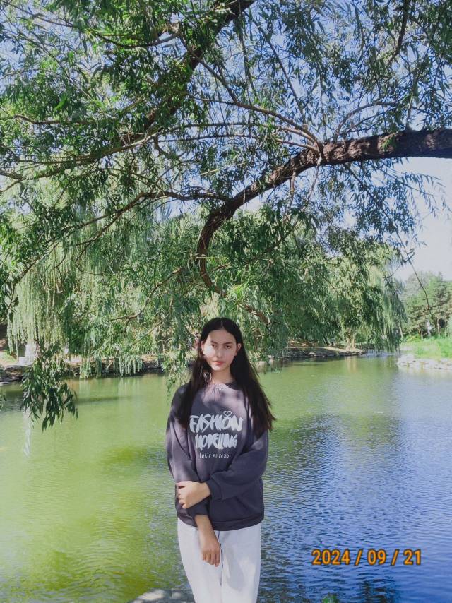 阿依喀麦尔·如孜个人生活照1
