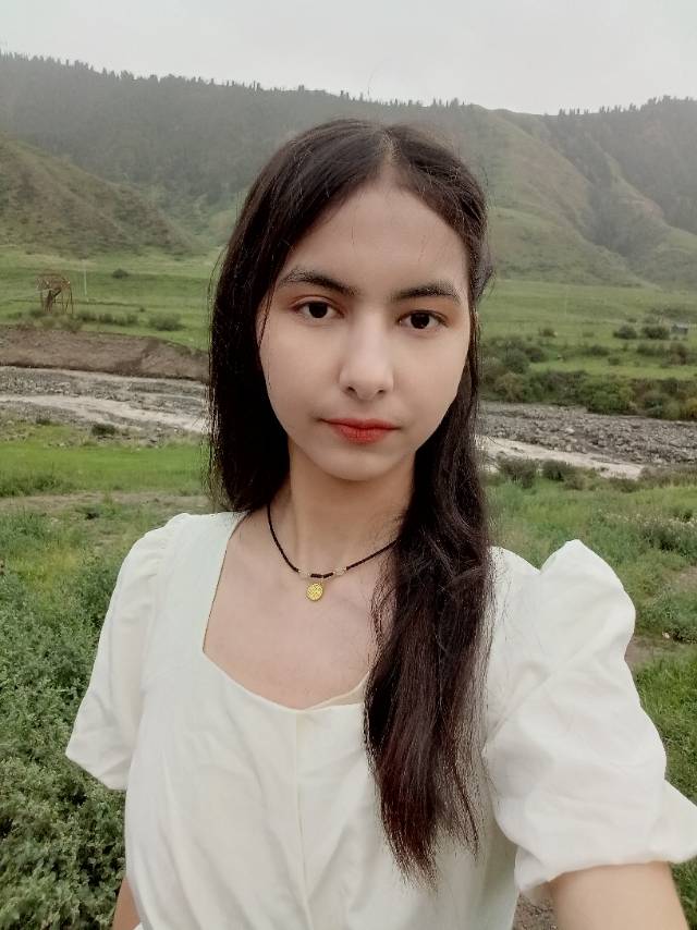 阿依喀麦尔·如孜个人生活照3
