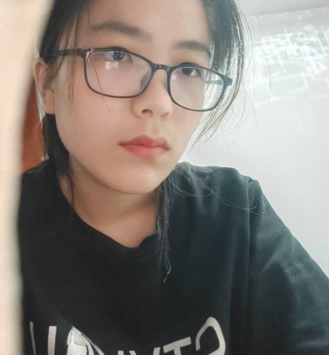 王美琪个人生活照1