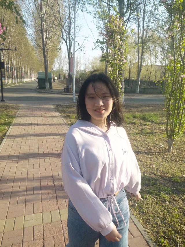 张老师个人生活照1