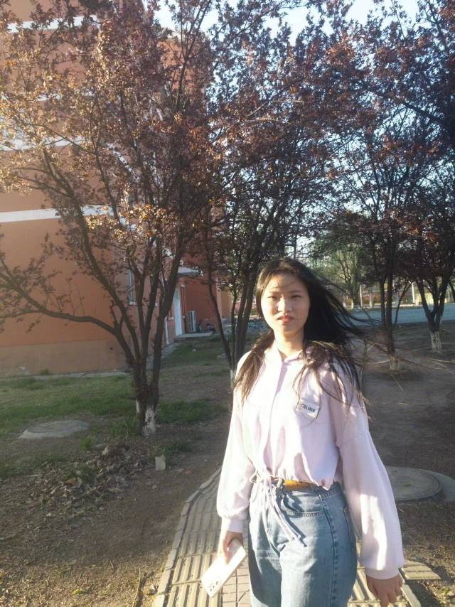 张老师个人生活照2