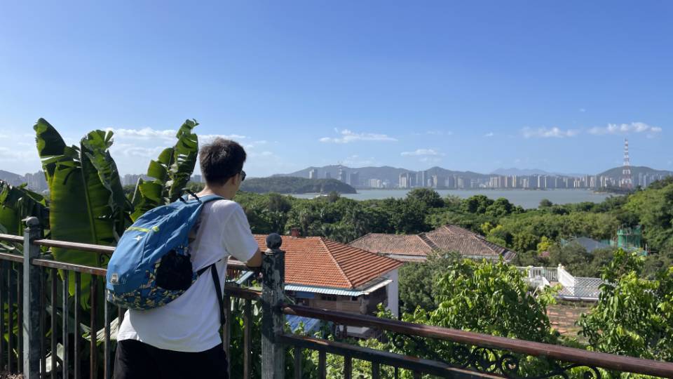 李明昊个人生活照1