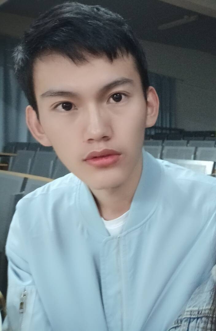 邹家琦个人生活照1