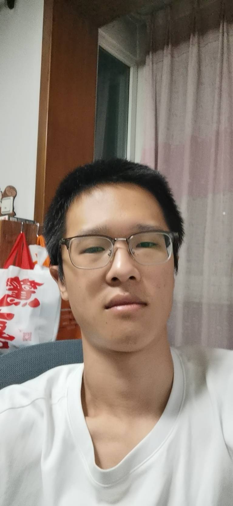 周越珩个人生活照1