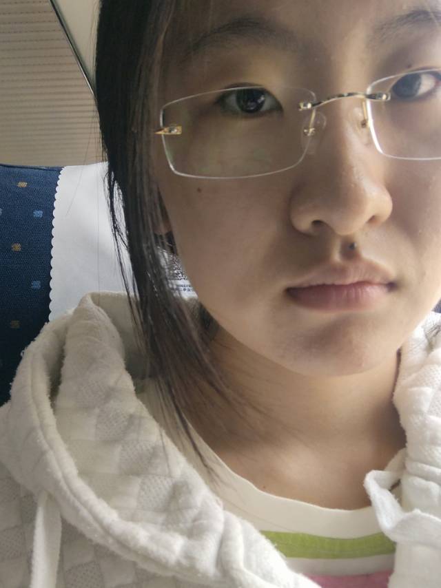 叶希颖个人生活照1