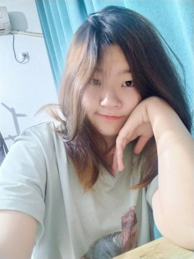 豆梓暄个人生活照2