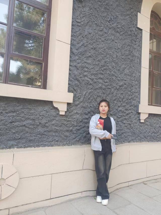 杨瑶个人生活照1