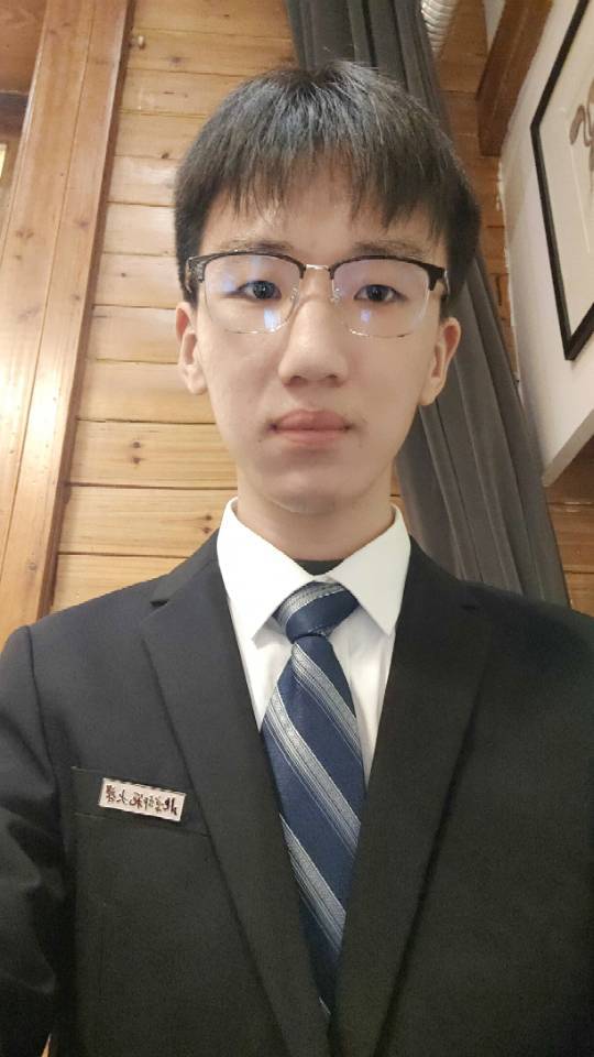 殷梓豪个人生活照2