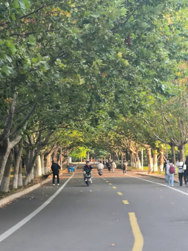 郭文希个人生活照1