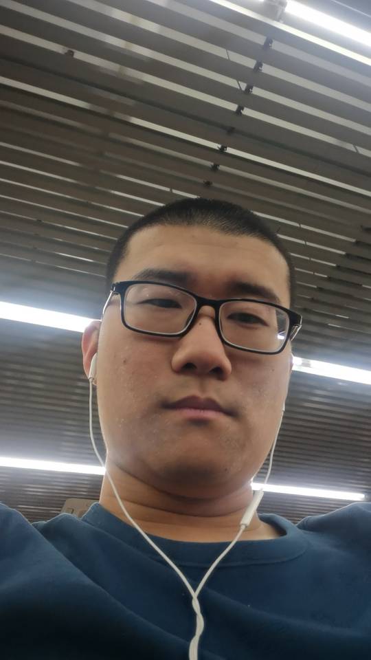 宋运圣个人生活照1