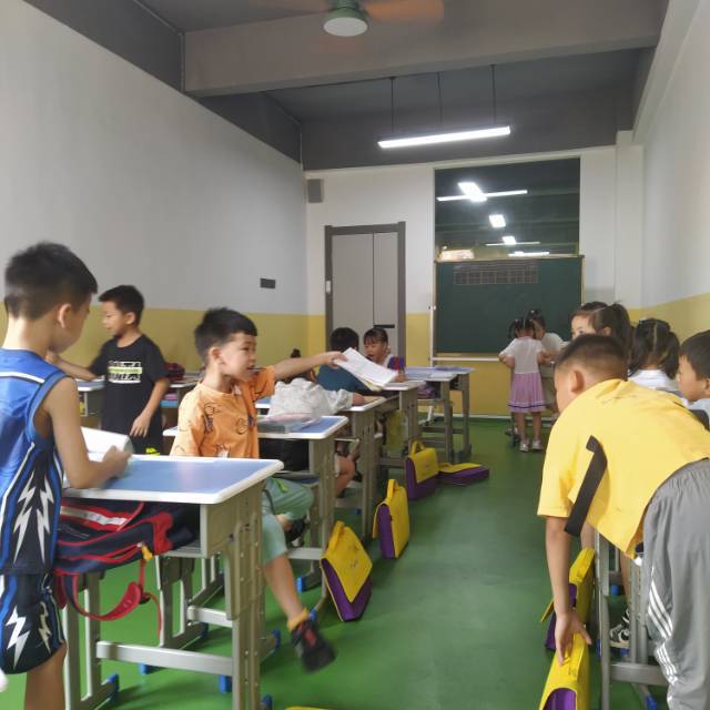 易老师个人生活照1