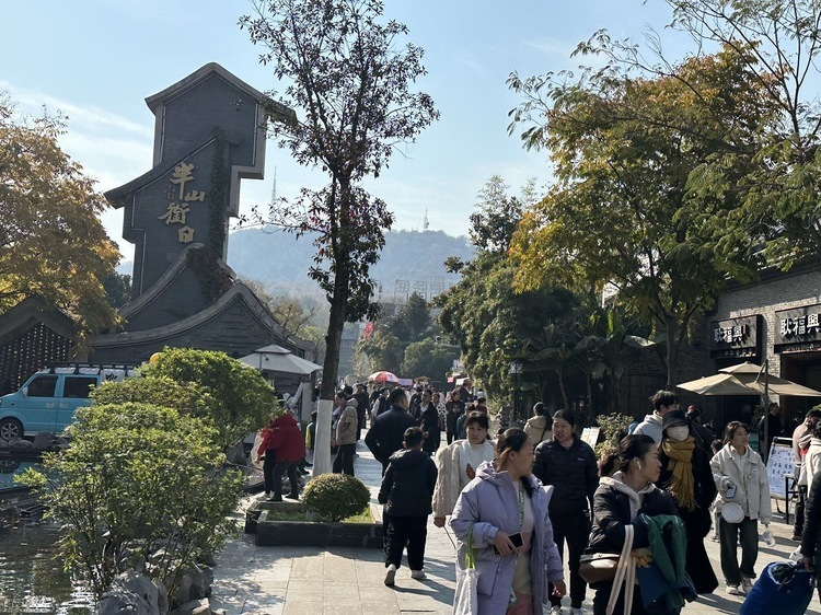 陈忠宇个人生活照1