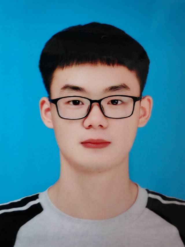 薛文杰个人生活照1