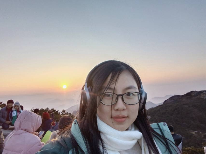 张馨月个人生活照1