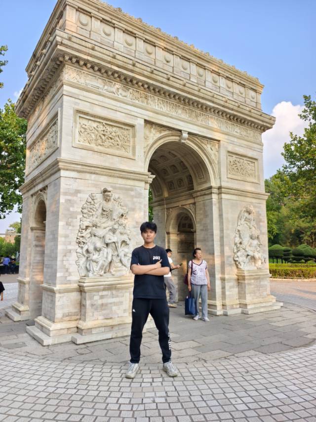 赵其浩个人生活照1