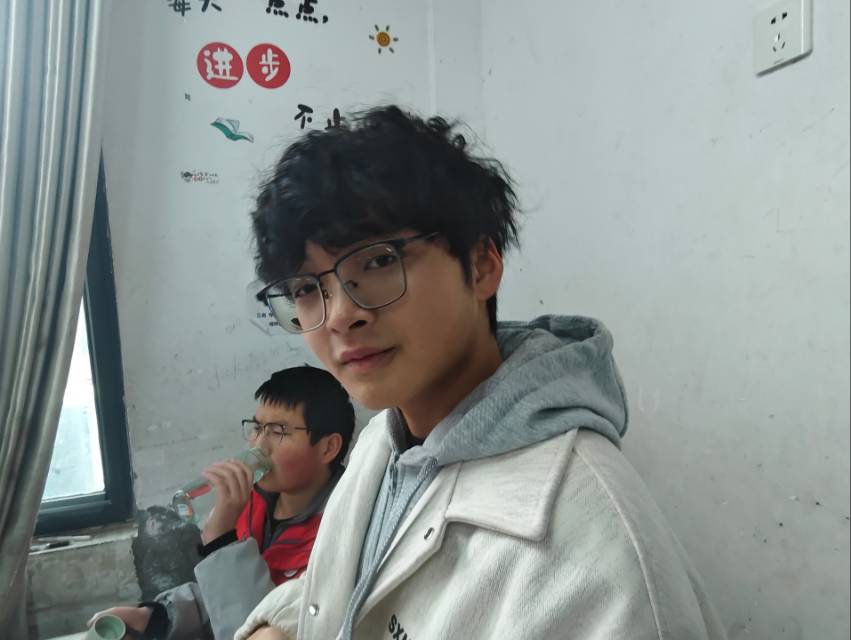 袁豪豪个人生活照1