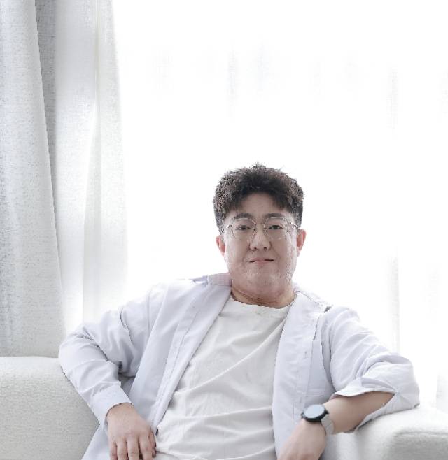 李英男个人生活照1