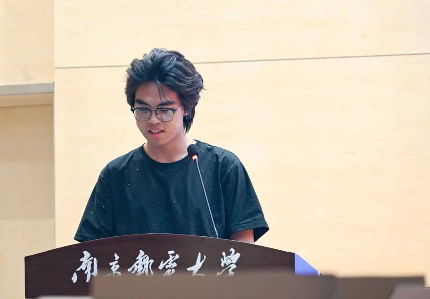 黄国锐个人生活照1