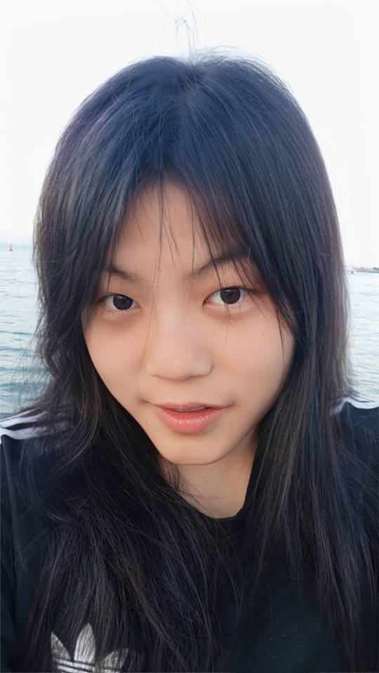 李雨彤个人生活照1