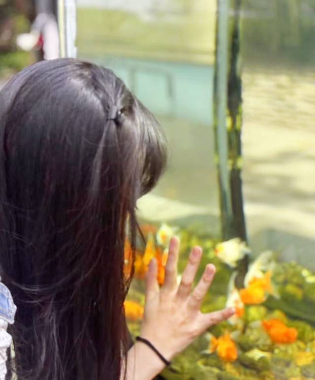 张老师个人生活照2
