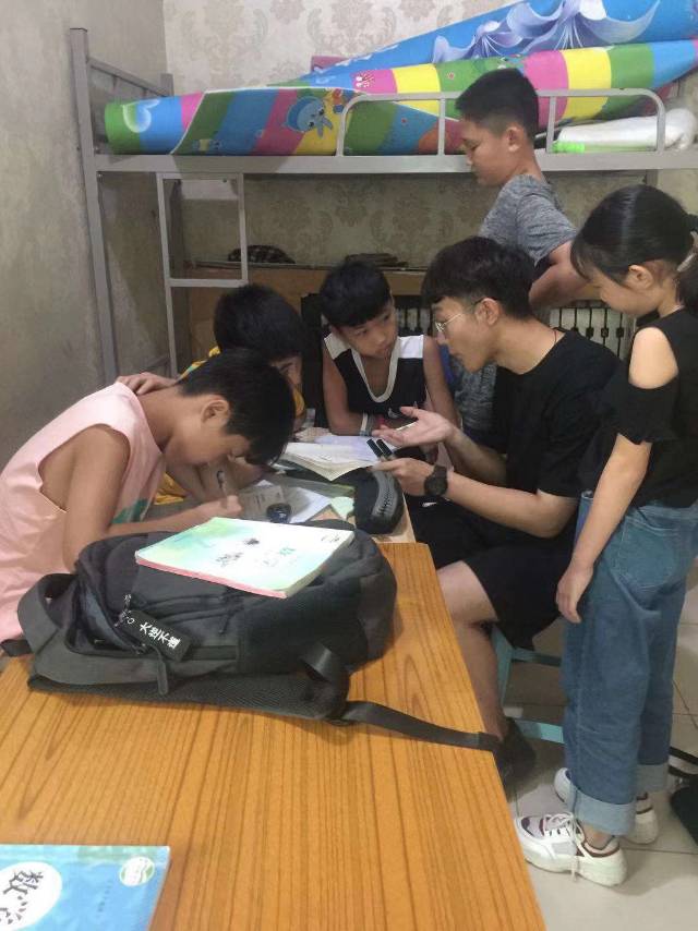 赵君赫个人生活照1