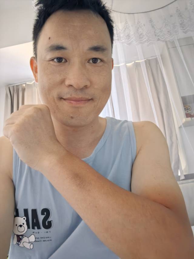 杨老师个人生活照1