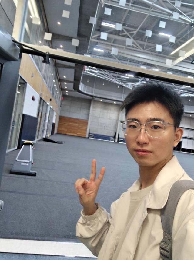 李成新个人生活照3