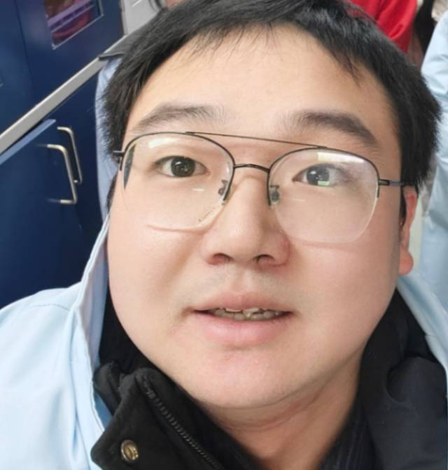 苏殿润个人生活照1