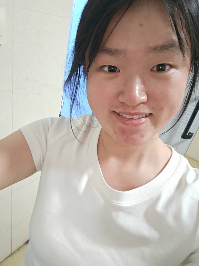 范沁婷个人生活照1