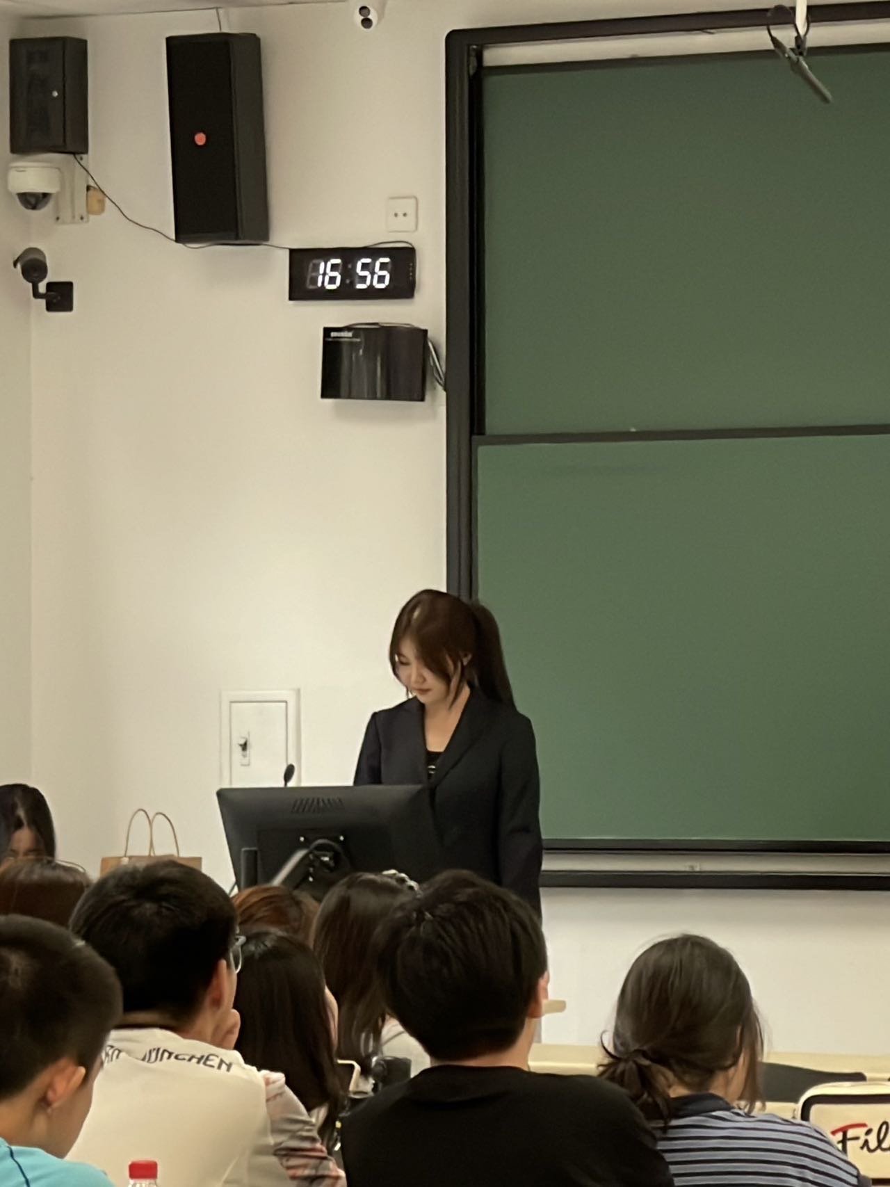 阿依萨纳木