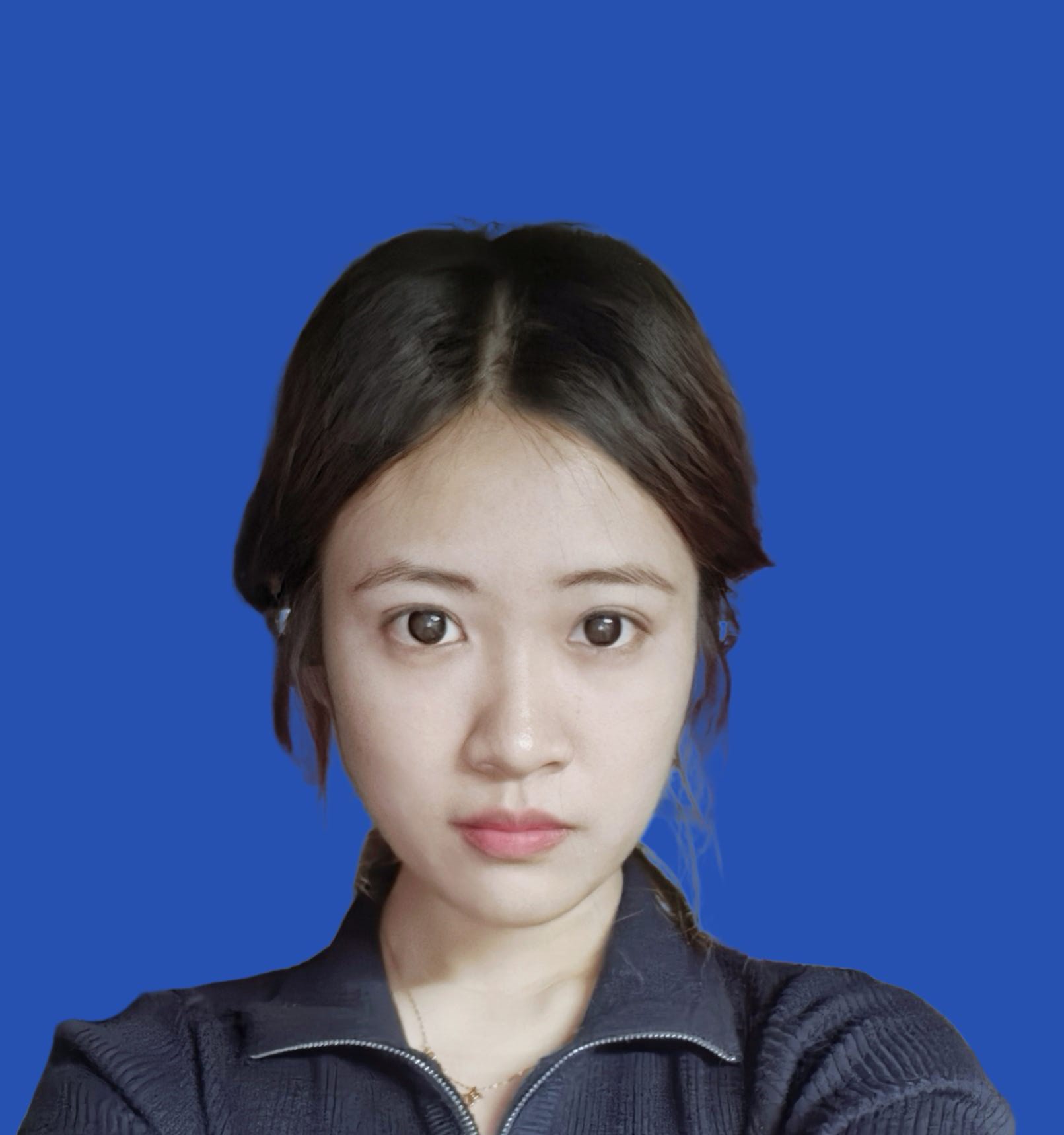 张艺馨头像