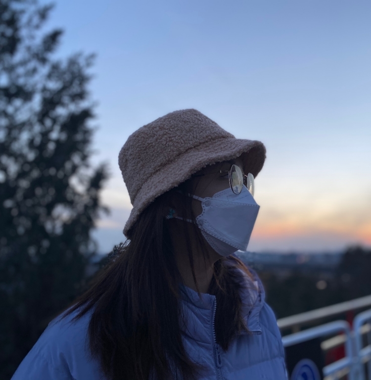 潘婧怡