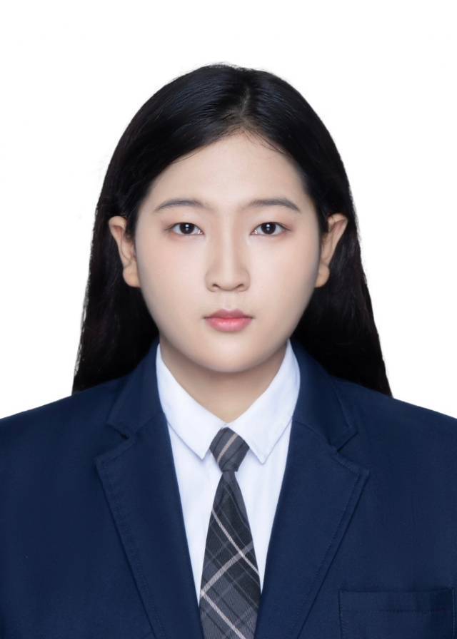 靳灿灿