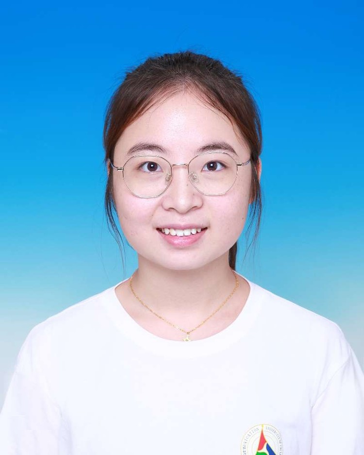 杨泓佳