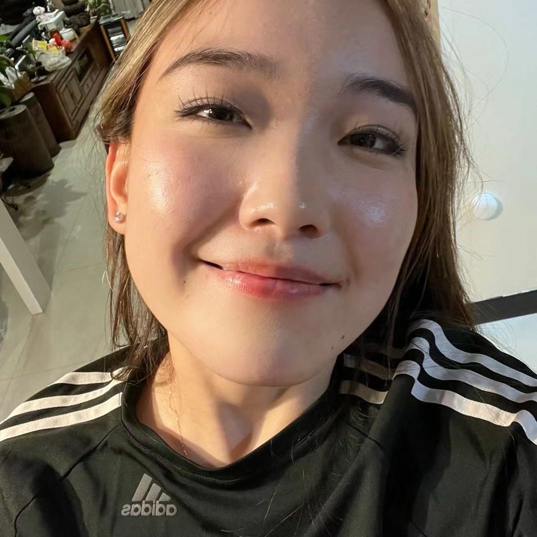 周幽伊格